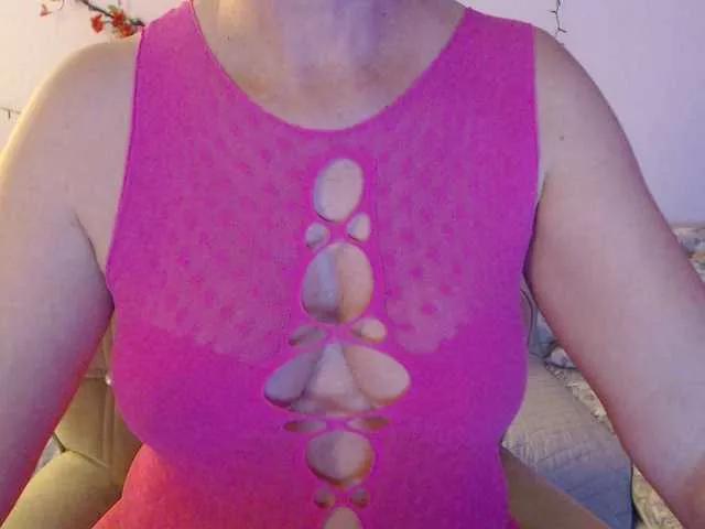 goodSnowQueen from BongaCams is Freechat