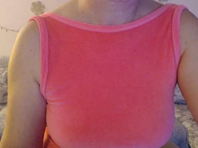 goodSnowQueen from BongaCams