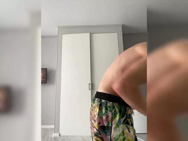 Gummy-Bears from BongaCams