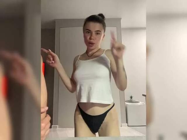 Gummy-Bears from BongaCams