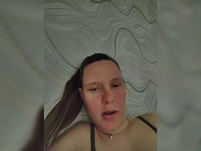 Hatali13 from BongaCams