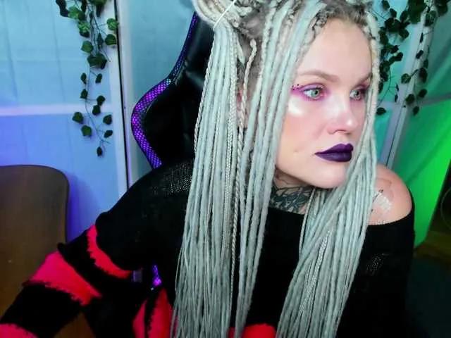 HellGa from BongaCams