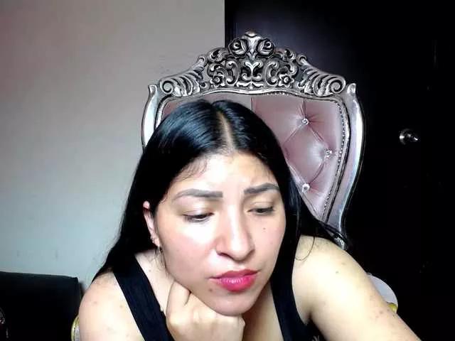 holly20a from BongaCams