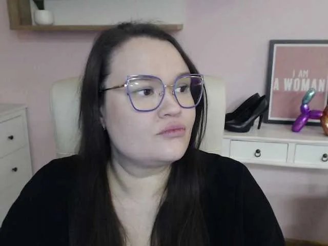 HollyDanceSoul on BongaCams