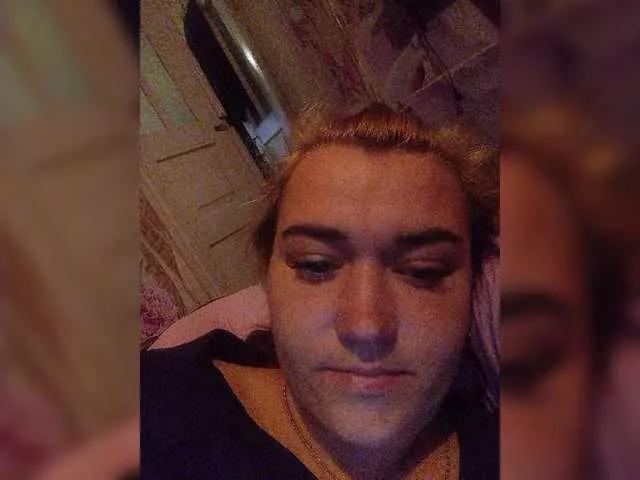 HollyLaBerry from BongaCams