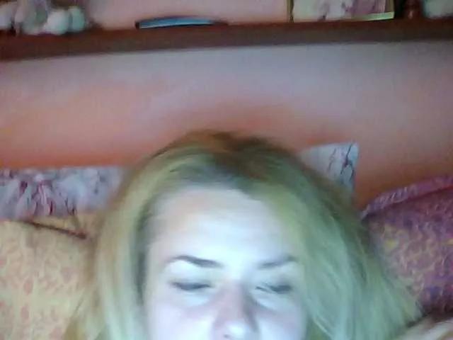 HollyLaPretty from BongaCams is Freechat