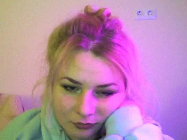 HollyLaPretty on BongaCams 