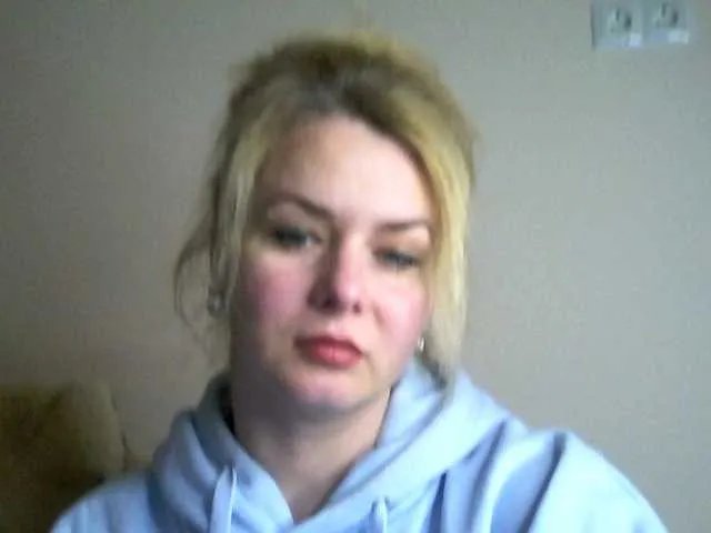 HollyLaPretty on BongaCams 