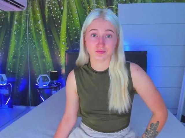 HollyTaillor from BongaCams