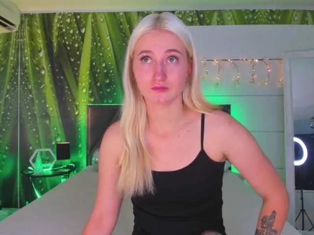 HollyTaillor from BongaCams