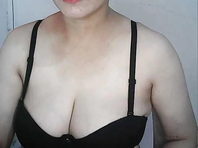 Hotbabyasian from BongaCams