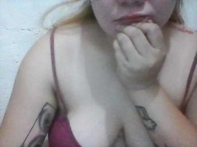 Hotboobies19 from BongaCams is Freechat