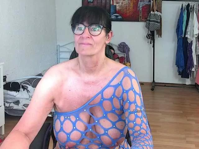 illymaus from BongaCams