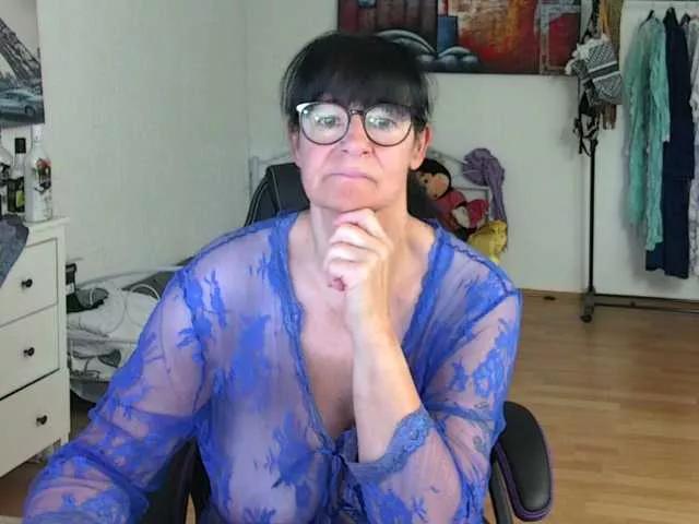 illymaus from BongaCams