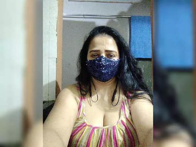 IndianEsha from BongaCams
