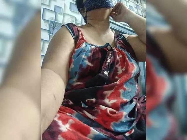 IndianEsha from BongaCams