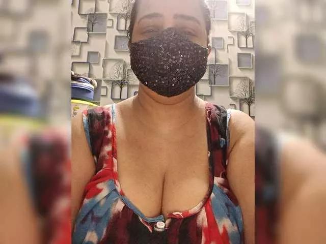 IndianEsha from BongaCams