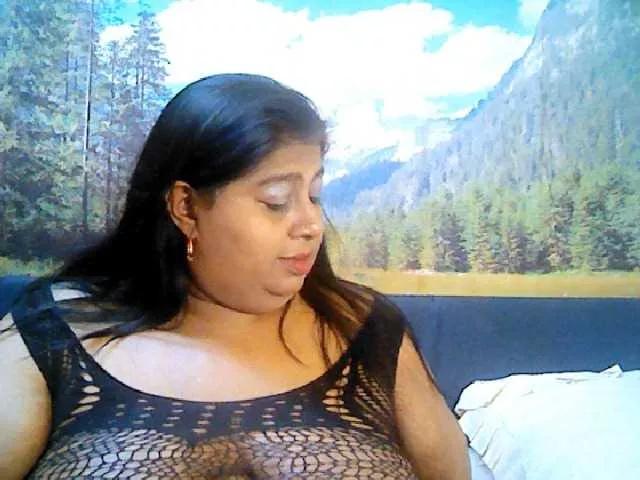 indianhoney from BongaCams