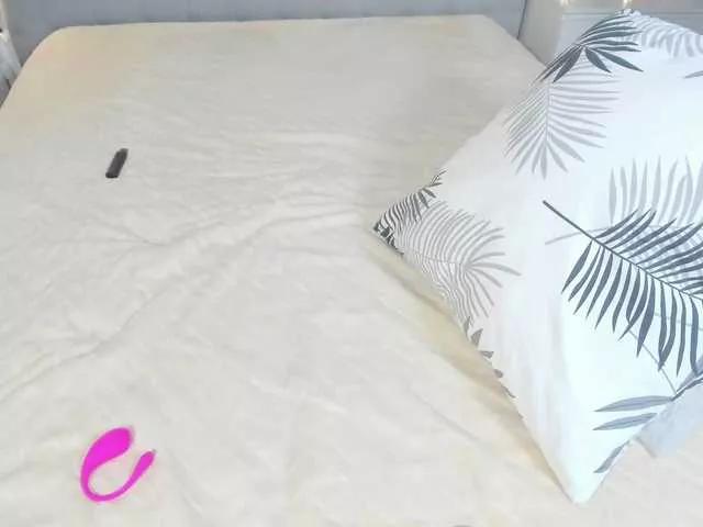 InfiniteDesire from BongaCams