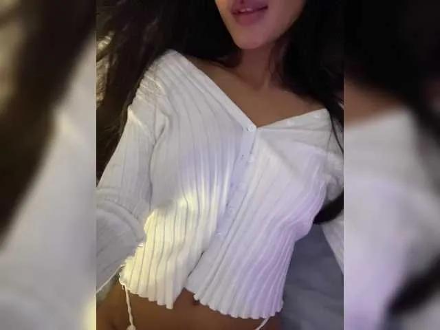 InJiOcean99 from BongaCams