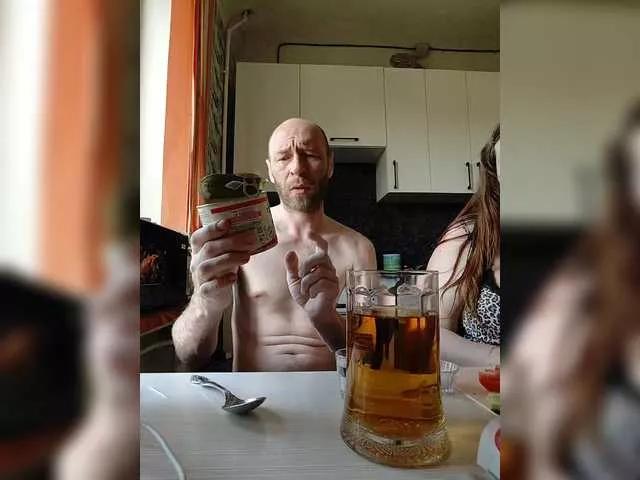 Innokentiy449 from BongaCams