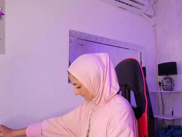 IrisKarimm from BongaCams