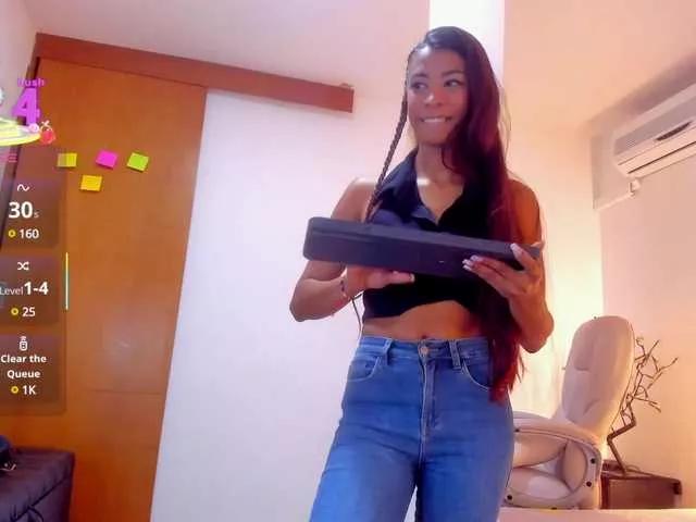 ivi-lopezz from BongaCams