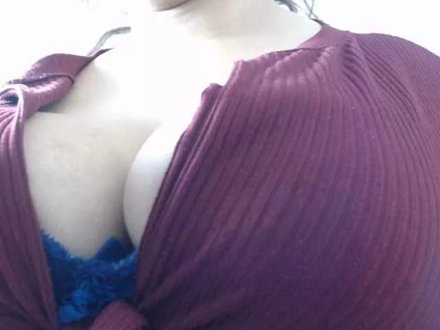 Jadeluxelife from BongaCams is Freechat