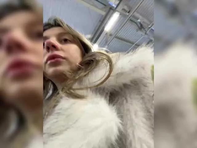 jellyPriestess from BongaCams