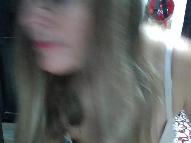 JuanitaWouti from BongaCams