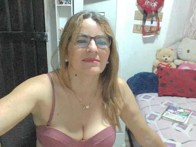 JuanitaWouti from BongaCams