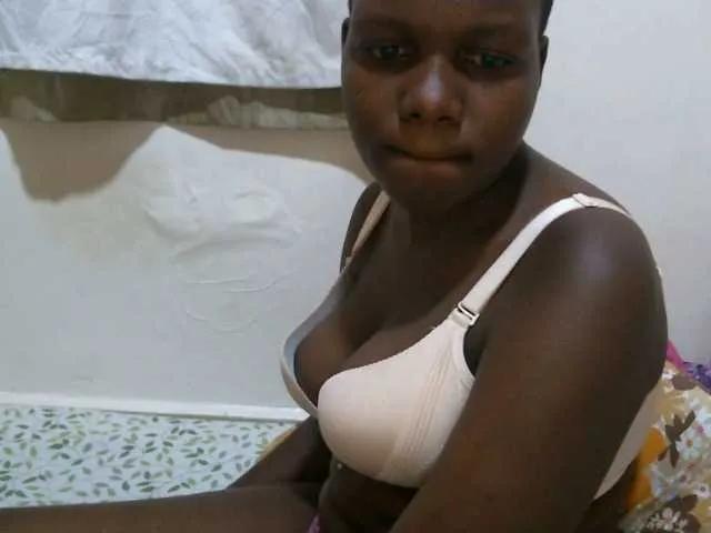 juicy-bella from BongaCams is Freechat