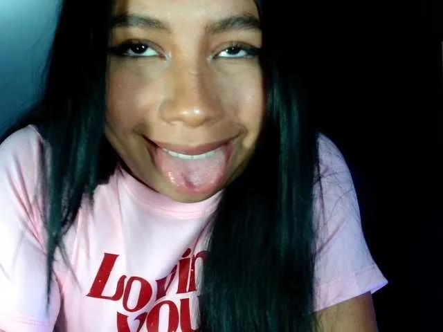 karolinecute from BongaCams is Freechat
