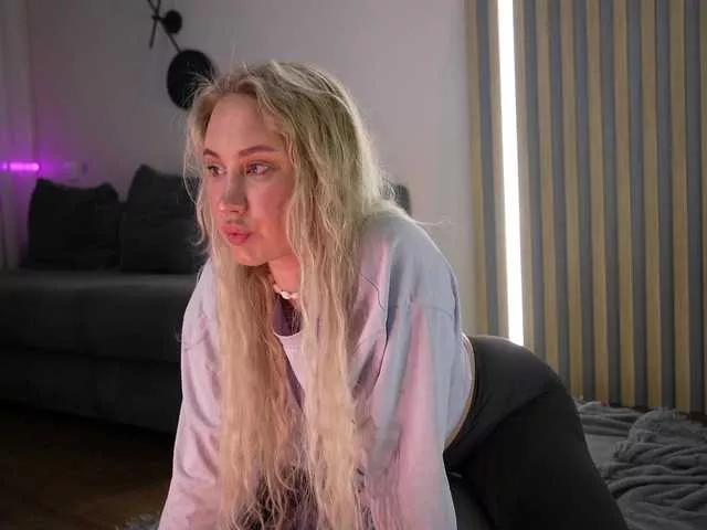 kateline from BongaCams is Freechat