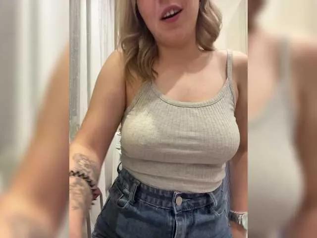 Katty01 from BongaCams