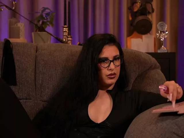 KellyKent from BongaCams