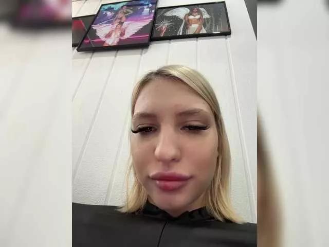 KettyPretty25 from BongaCams