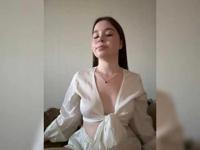kikikiraa from BongaCams is Freechat