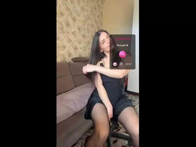 KikiMilf84 from BongaCams