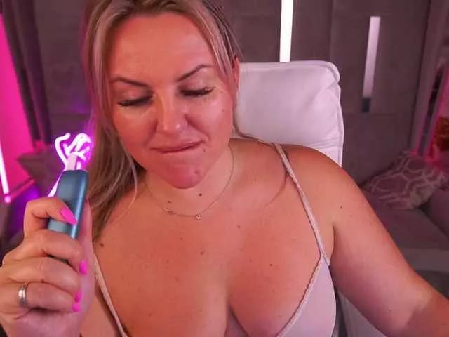 KiraCandyS from BongaCams is Freechat