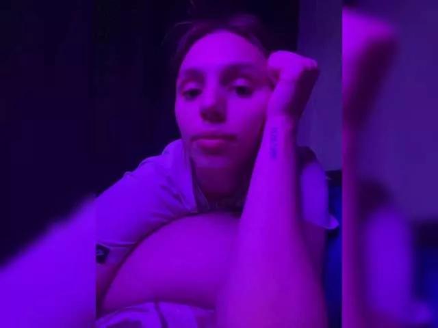 KisaZlo from BongaCams is Freechat