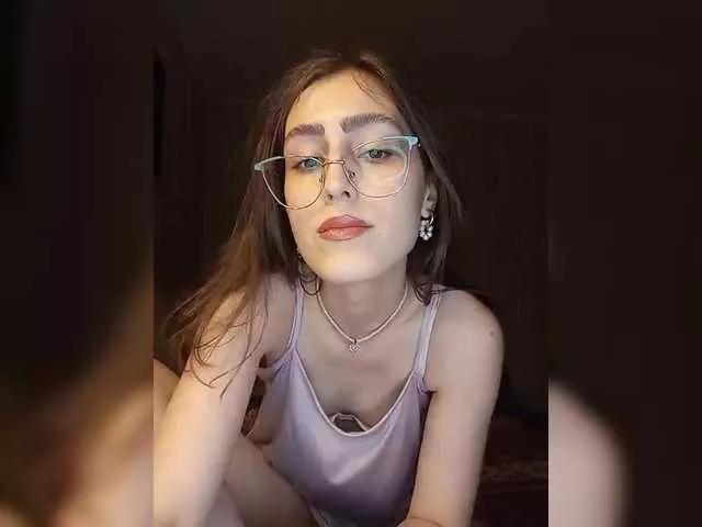 kiska-kira from BongaCams