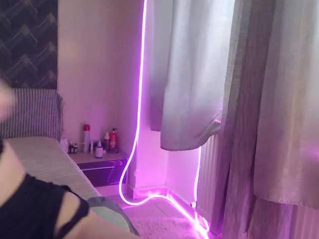 Kiss4foryou from BongaCams
