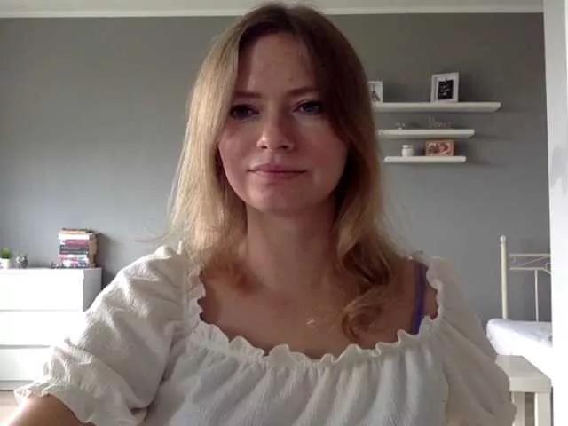 kissMillie from BongaCams