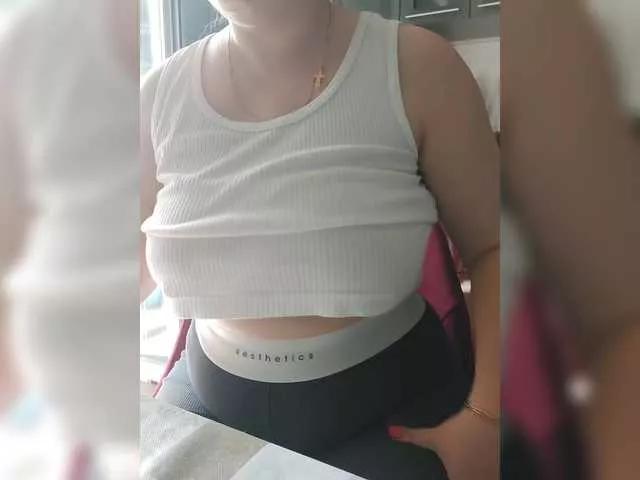 KissMyb from BongaCams