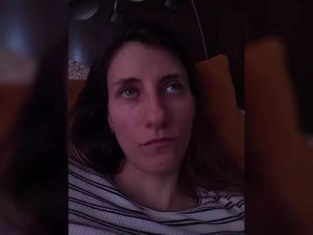 Kitty2044 from BongaCams