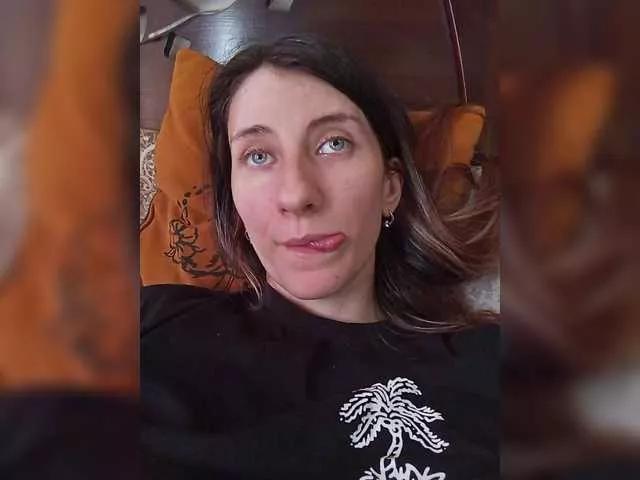 Kitty2044 from BongaCams