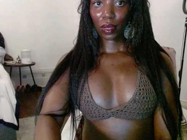 lanaluxxe4 from BongaCams