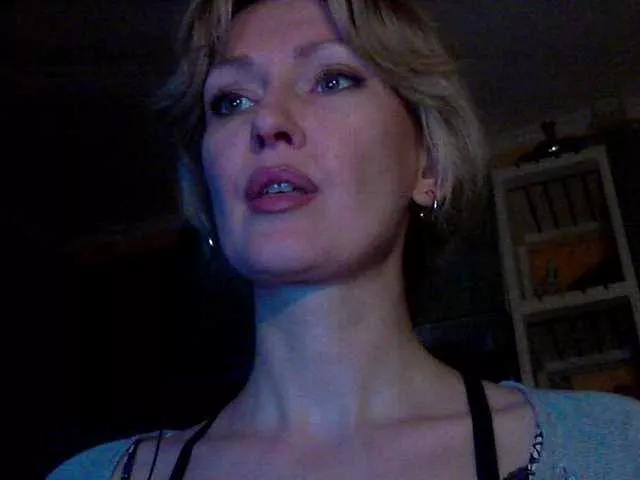 LaraEva from BongaCams
