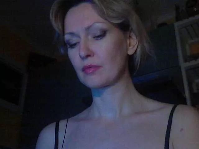 LaraEva from BongaCams
